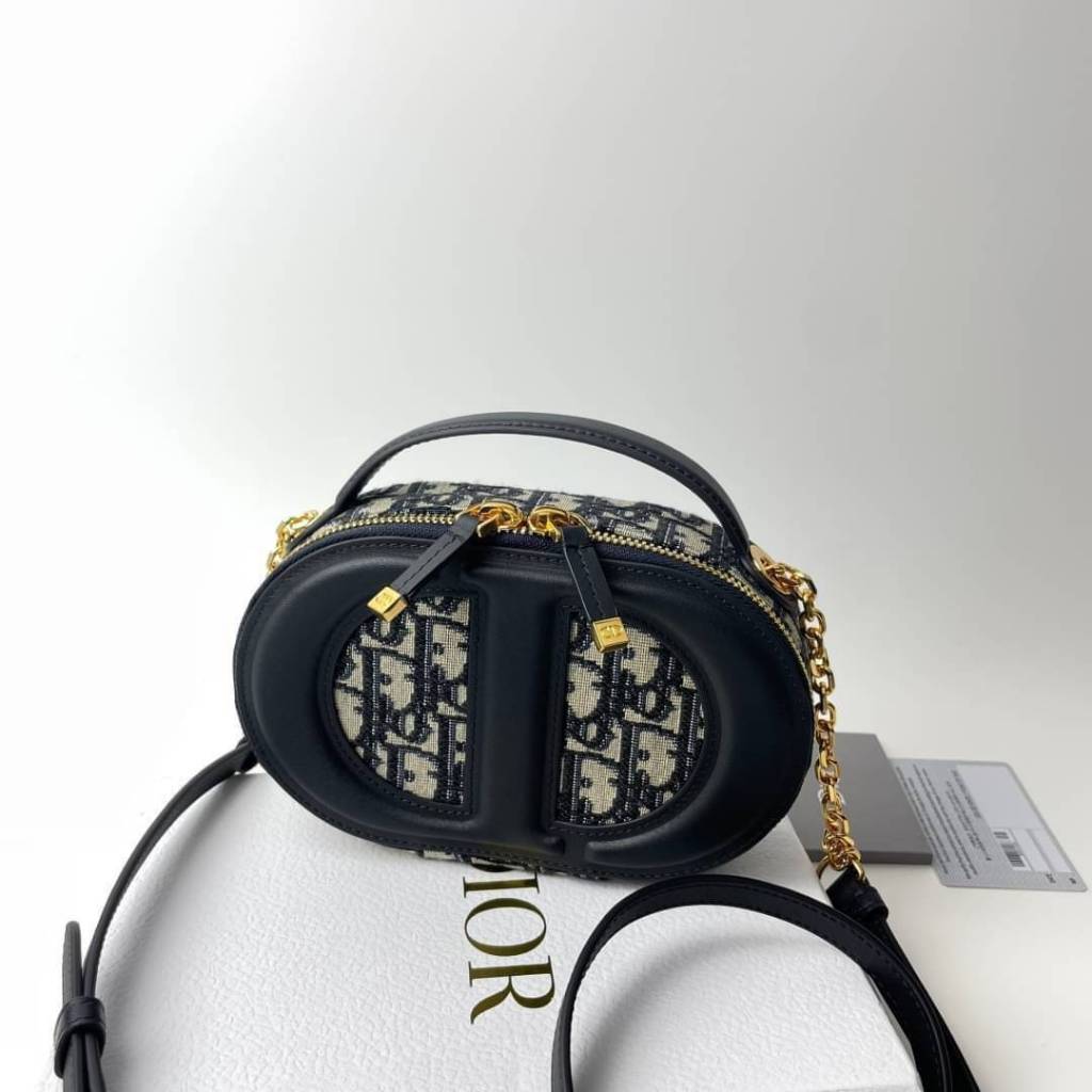 กระเป๋าสะพาย Dior เกรด Vip หนังดีมากๆ ทำจากmaterial