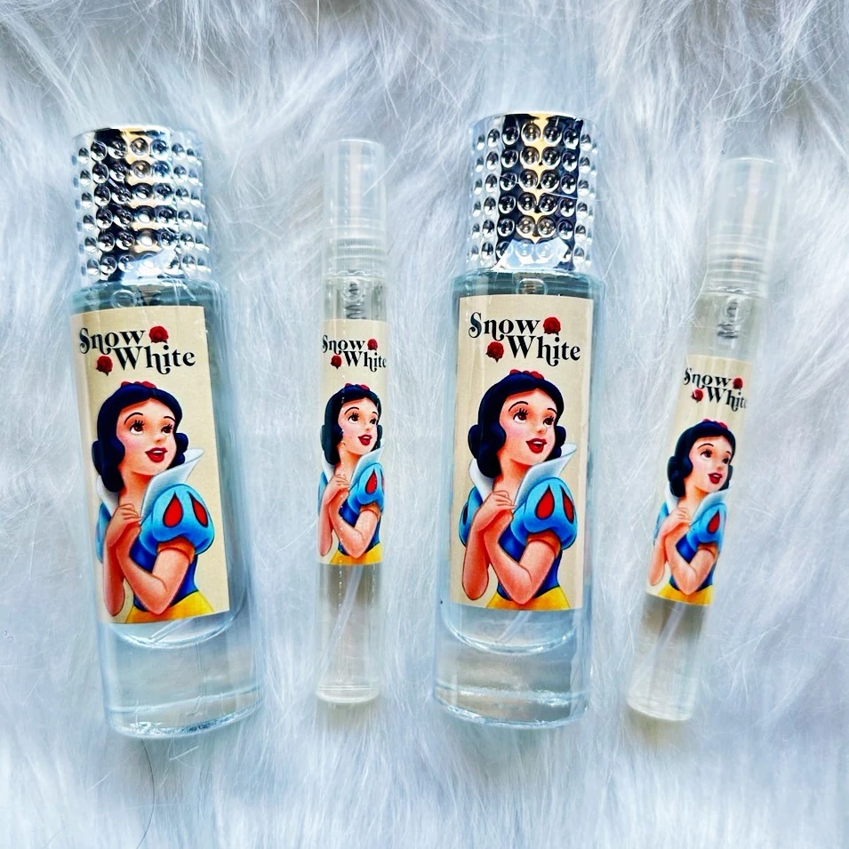 น้ำหอมกลิ่น สโนไวท์ Snow White กลิ่นหอมละมุน น่ารัก สดใส ให้ความรู้สึกสดชื่น ร่าเริง แบบไม่ซ้ำใคร ชวนหลงไหล น่าค้นหา