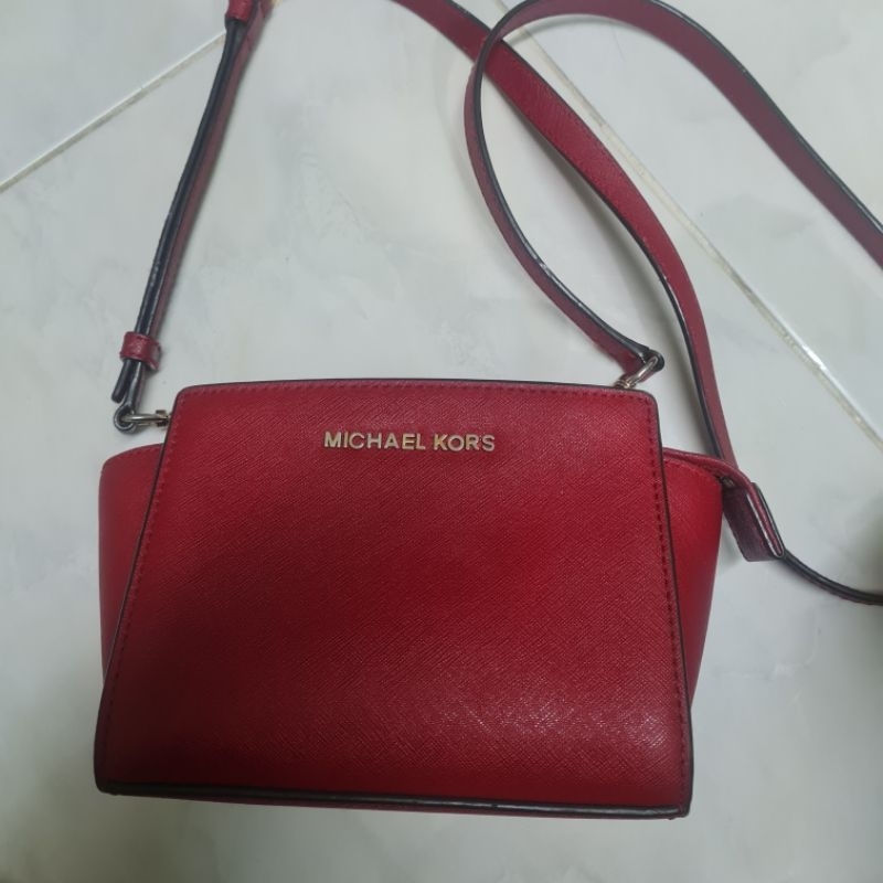 กระเป๋า MK Michael Kors size สีแดงแท้ 100%  มือสองสภาพใช้งาน