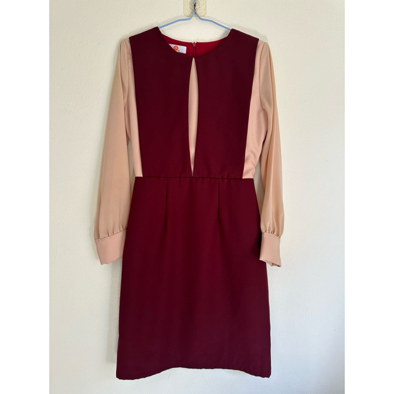 เดรสสีแดงสวยงานป้ายPyn