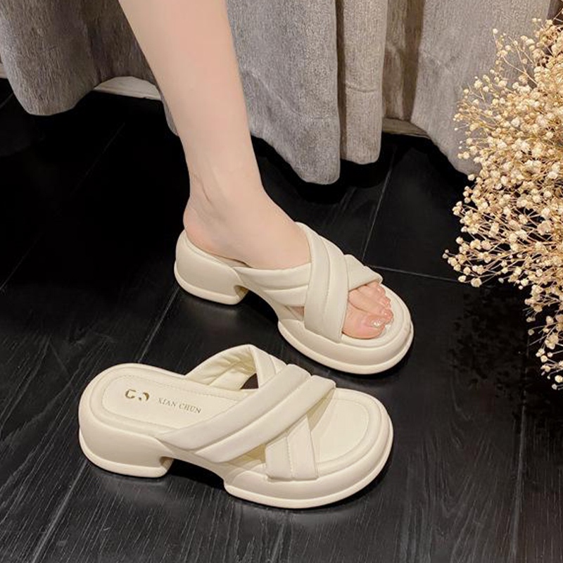 LGShoes มาใหม่ รองเท้าแตะแฟชั่นแบบสวมพื้นนิ่ม ใส่แล้วคุณหนูมาก ตัวเล็กตัวน้อยสุดๆ ของดีราคาคุ้มแบบนี้ ต้องตุนไว้ในสต๊อ