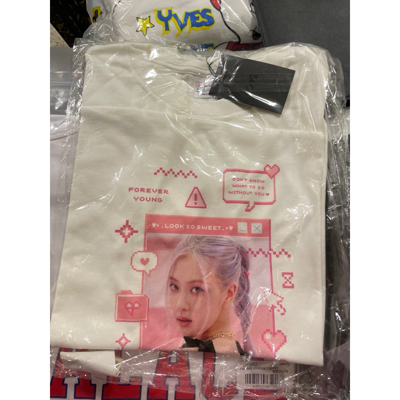 เสื้อยืด Rose blackpink YG official size M
