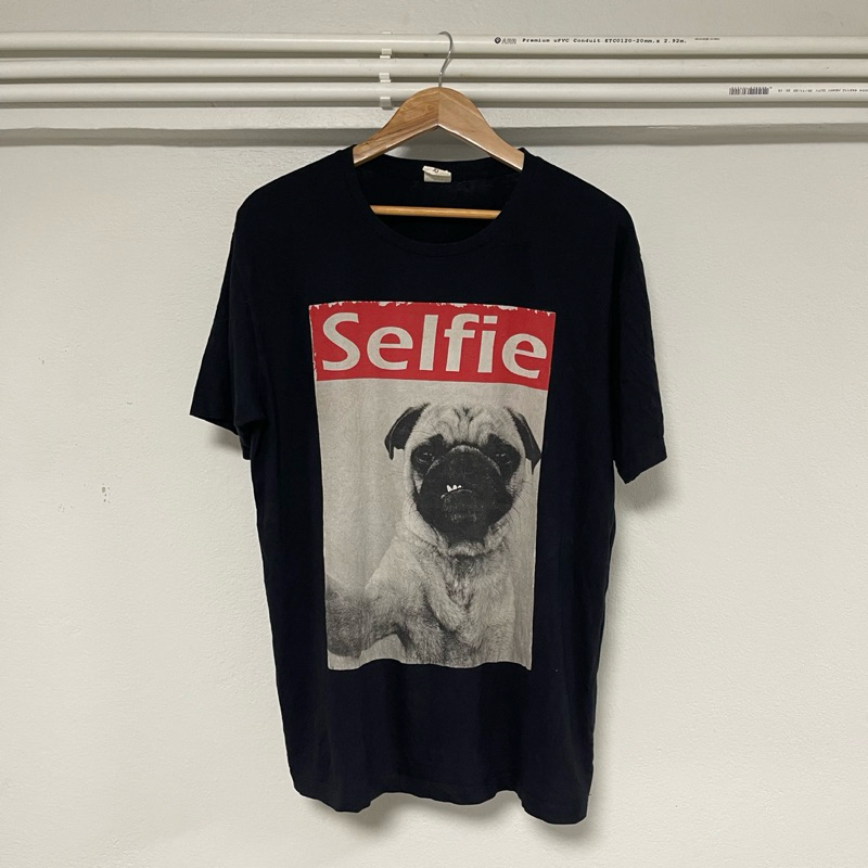 เสื้อมือสอง Dog World - PUG Selfie