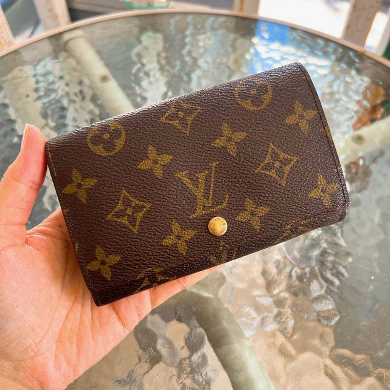 Lv Tresor Wallet มือสองของแท้💯ค่ะ (รบกวนทั่กแชทก่อนสั่งค่ะ)