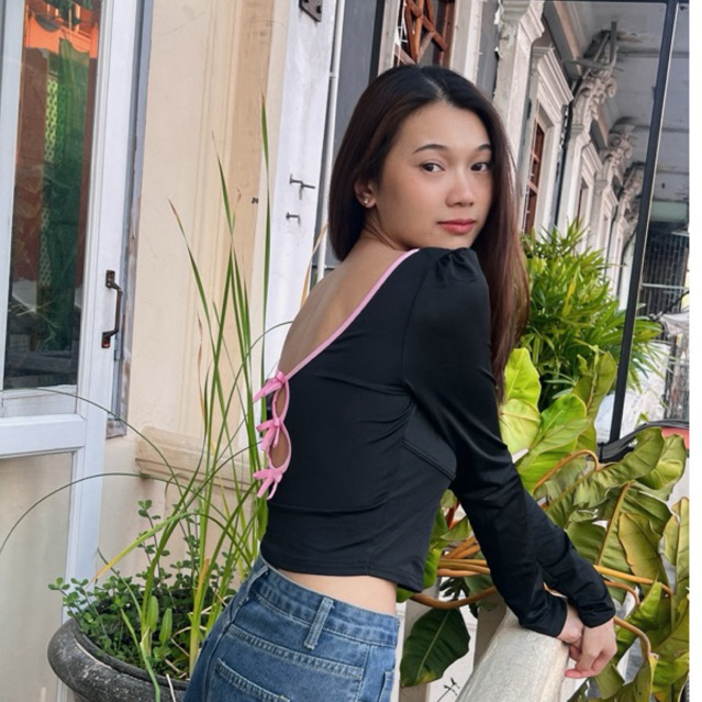 Pasley - Backless Triple Bows 🎀🩰 เสื้อยืดคอกลมเปิดหลังดีเทลโบว์