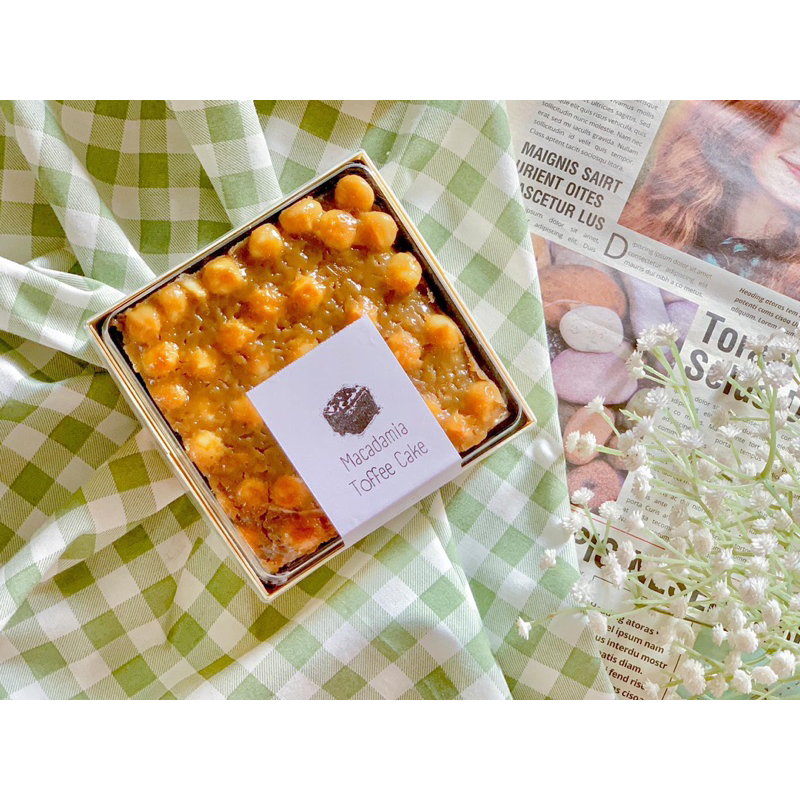 Macadamia Toffee Cake