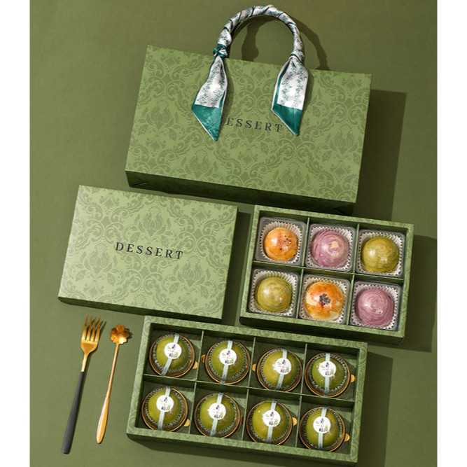 กล่องเค้ก  ขนมไหว้พระจันทร์ 6 ช่อง  8 ช่องฝาครอบ ลายไทย ถุงหูหิ้ว(MOON110)