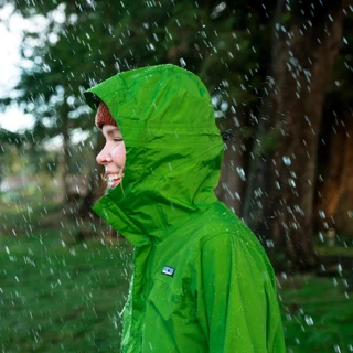 สเปรย์เคลือบกันน้ำ Revivex Durable Water Repellent จาก Gear Aid เหมาะกับเสื้อผ้าเทคนิค