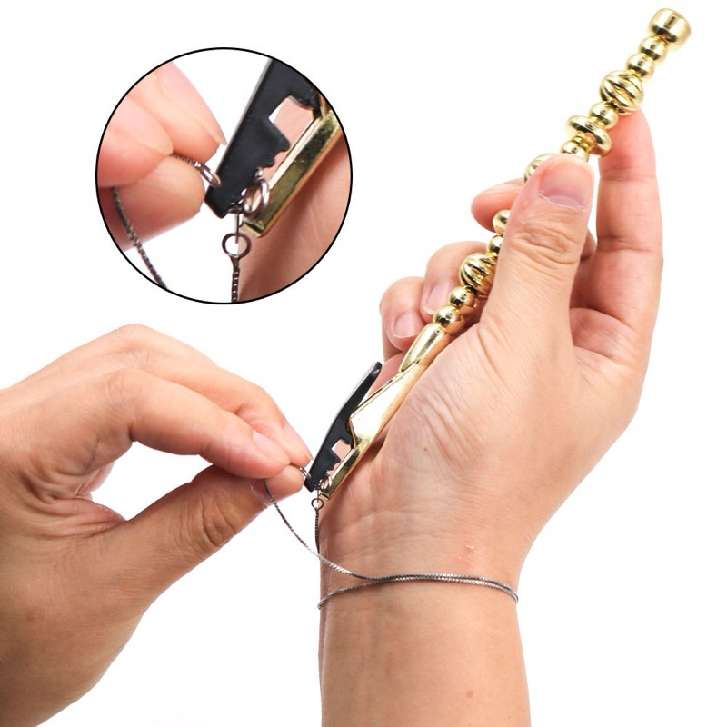(พร้อมส่ง) ที่ใส่กำไลข้อมือด้วยตัวเอง ใส่สร้อยข้อมือเอง