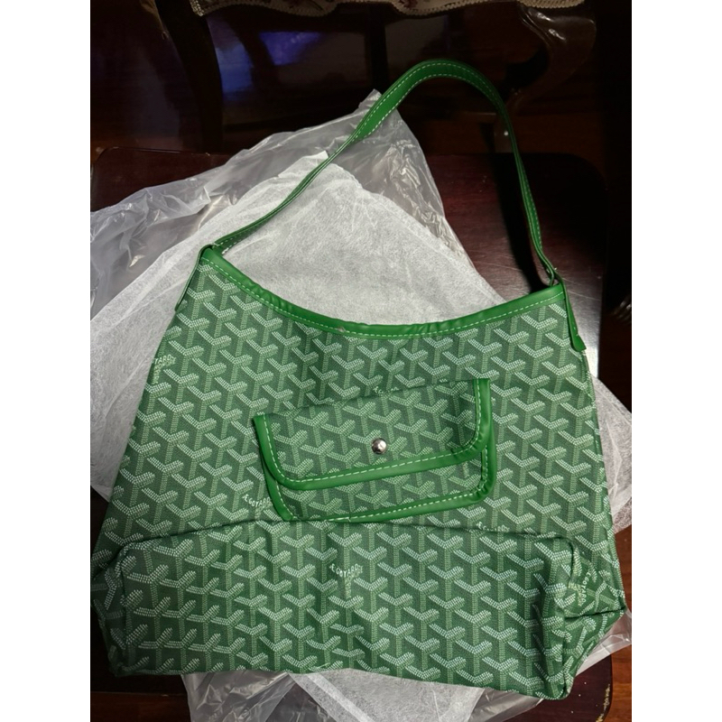 กระเป๋ากอยาด Goyard สีเขียว สวยมาก มีใบเล็ก