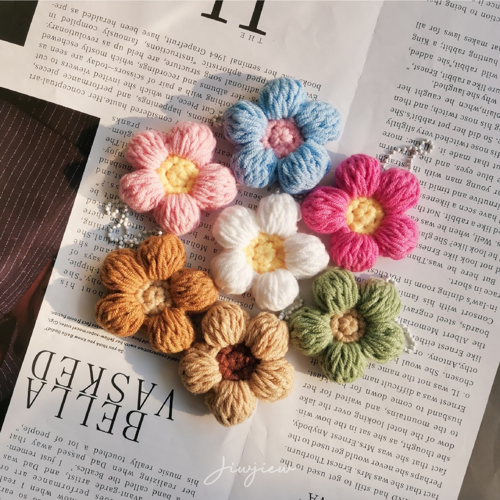 Jiwjiew​ I flower keyring พวงกุญแจดอกไม้ถักไหมพรม​ แฮนด์เมด​ ห้อยกระเป๋า​ ของขวัญ​ปัจฉิม​ ของชำร่วย​