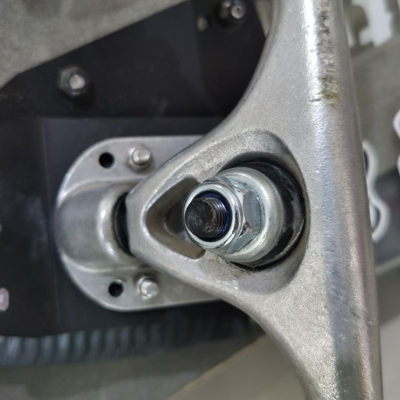 น๊อต kingpin​ CX4​ CX7​ ราคา1ตัว​ 19บาท​ คิงพิน​ น๊อตบูชชิ่ง Bushing kingpin skateboard surfskate