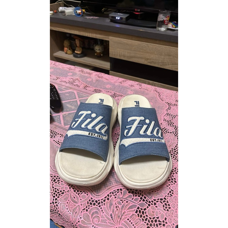 รองเท้าแตะมีส้น fila