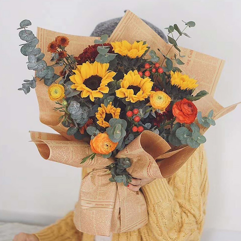 💐กระดาษห่อช่อดอกไม้💐 กระดาษคราฟท์ 20แผ่น/แพ็ค ลายหนังสือพิมพ์ ห่อพัสดุ 50*70cm ม้วนริบบิ้นผ้าซาติน สําหรับตกแต่งง💐🎁 - รูปที่ 3