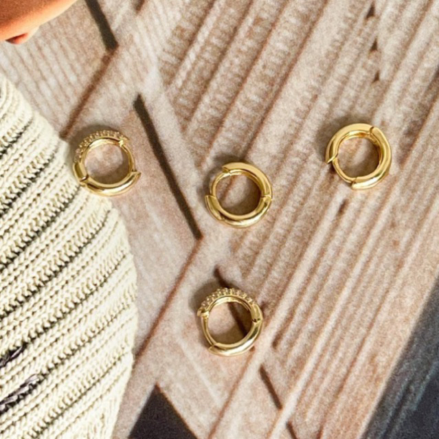 LAC.CLECTION - Tiny Hoop Earrings/ ต่างหูห่วงจิ๋วแบบมีเพชรและไม่มีเพชร