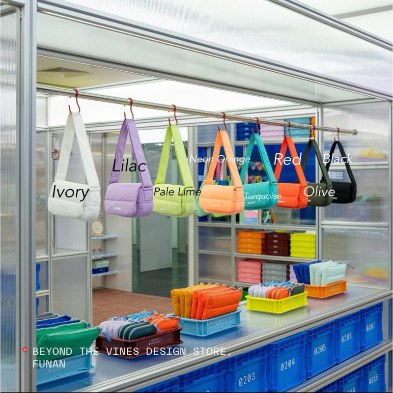 🔥ส่งในไทย 9/4 ปิดรับ 5/4🔥 Beyond the vines Pocket Poofy Bag 🇸🇬