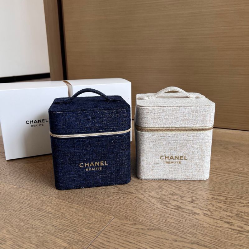 VIP Chanel Beaute Makeup Box   กระเป๋าทรง cube