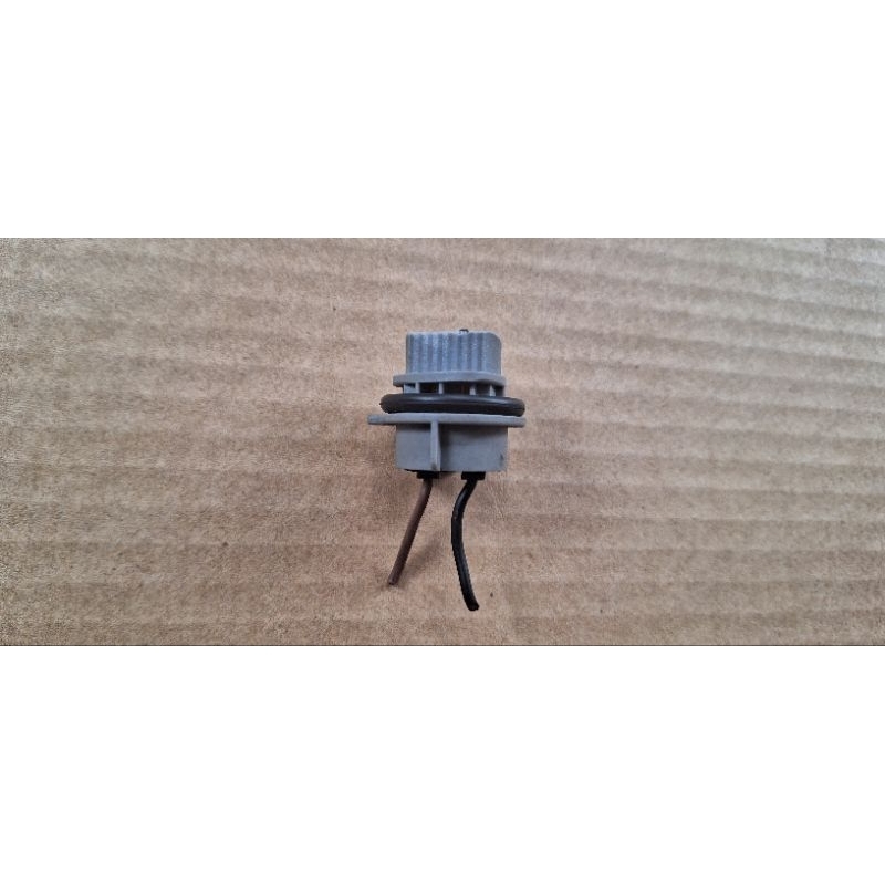 ขั้วไฟถอย ไฟท้าย สีเทา Stanley ขนาดใส่หลอดT20