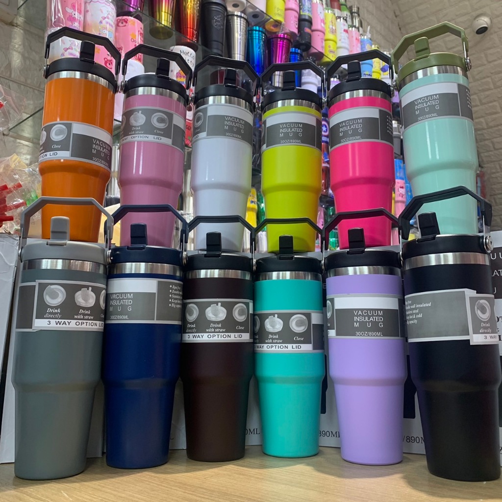 แก้วเก็บความเย็นขนาด 890ml. รุ่นใหม่ มีหูหิ้วพร้อมหลอด สินค้าพร้อมส่งจาก กทม