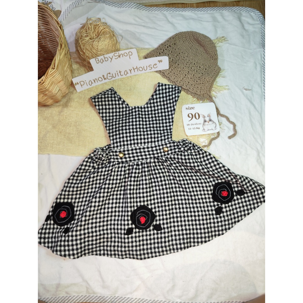 เอี๊ยมเดรสสก็อตสีดำน่ารัก วินเทจ รหัสDD456 ส่งต่อเสื้อผ้าลูกสาวแบรนด์มือสอง