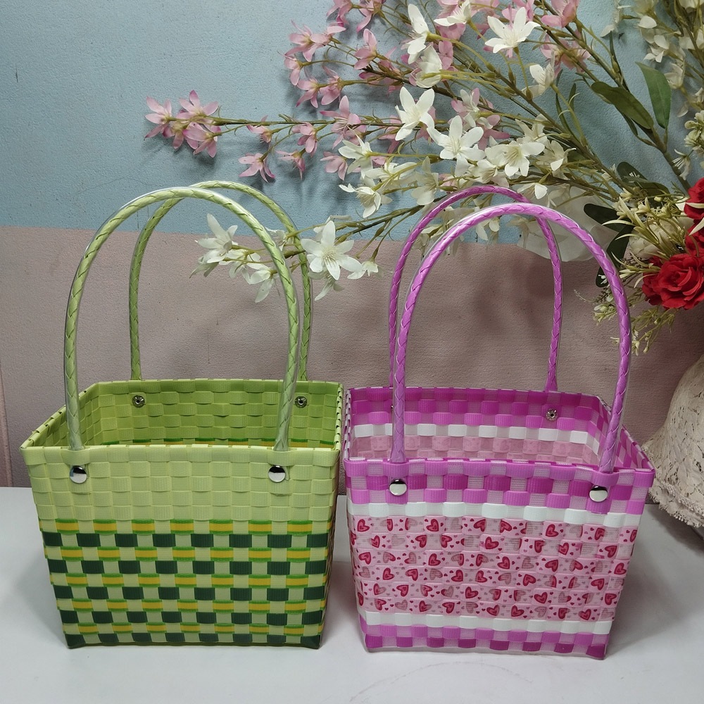 ตะกร้า OTOP สานเส้นพลาสติก ทรงสี่เหลี่ยมผืนผ้า Size M (โอทอป 219)