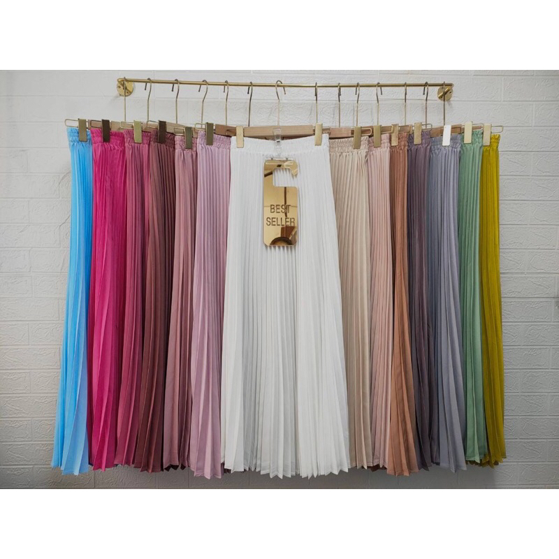 กระโปรงอัดพลีทยาว สีพื้นใส่แล้วพริ้วสุดๆ ราคาน่ารัก