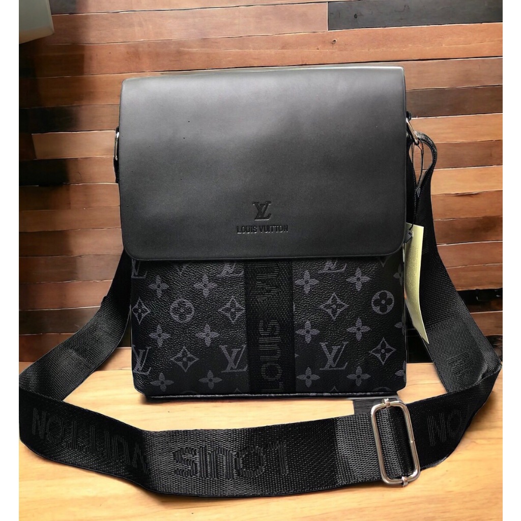 กระเป๋าสะพายข้างผู้ชายขนาด 10 นิ้ว(25cm*23cm*5cm)สินค้าพร้อมส่งรับประกันสินค้าตรงปก 100% จัดส่งรวดเร็ว - รูปที่ 2