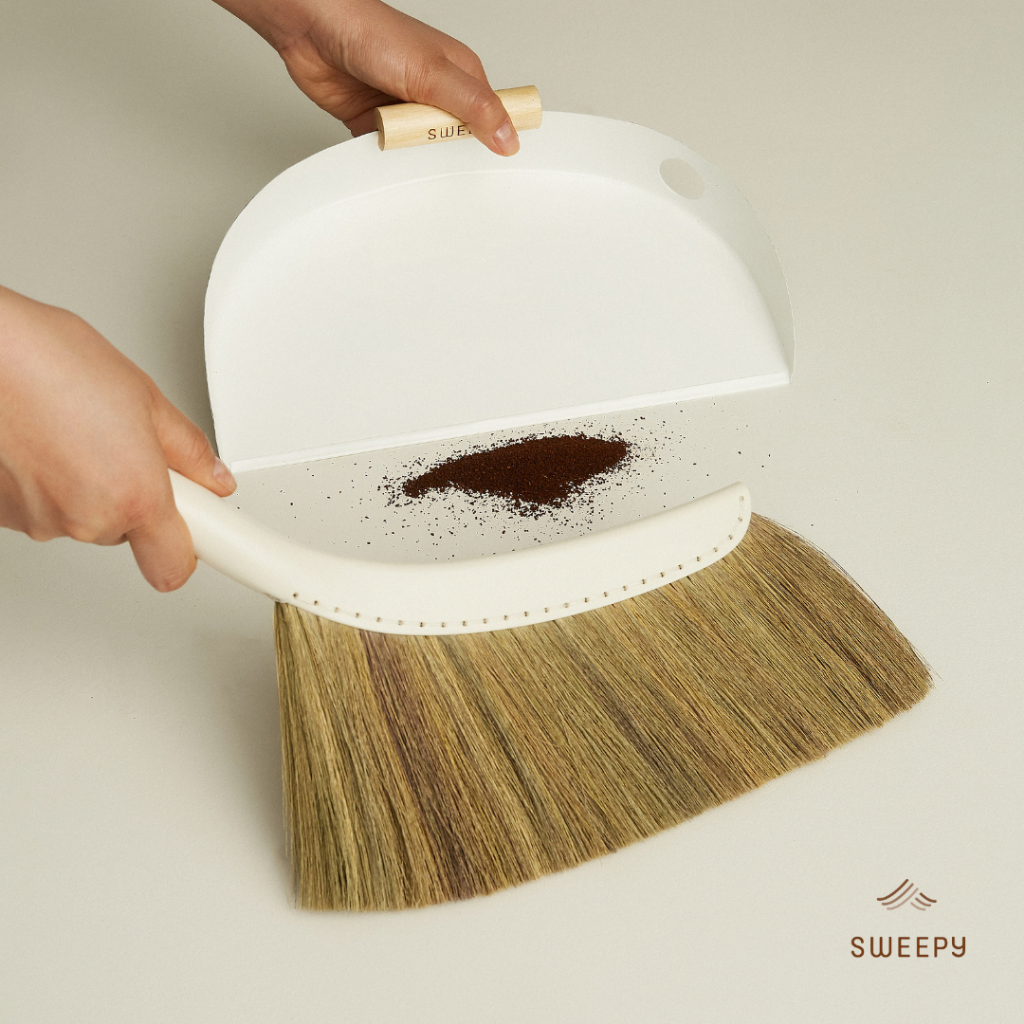 Sweepy ชุดไม้กวาดขนาดเล็ก พร้อมที่โกยผง เหมาะสำหรับใช้งานบนโต๊ะไม้ กระจก หรือหินอ่อน เคาน์เตอร์ ฯลฯ