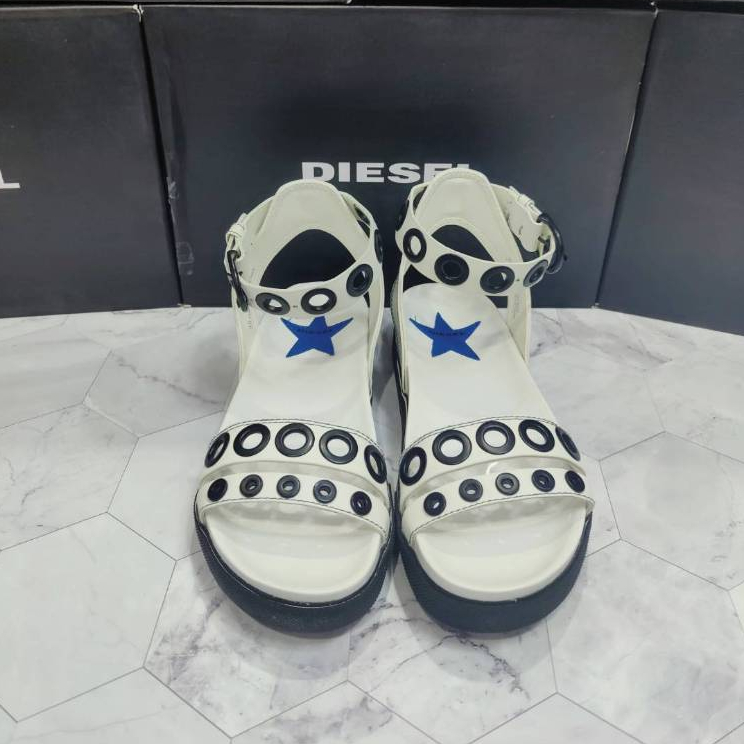Diesel รองเท้าแตะรัดข้อเท้า Diesel รุ่น   Diesel Women's Sa-Grand LCE-Sandals Code:Y01894 P1259 (สิน