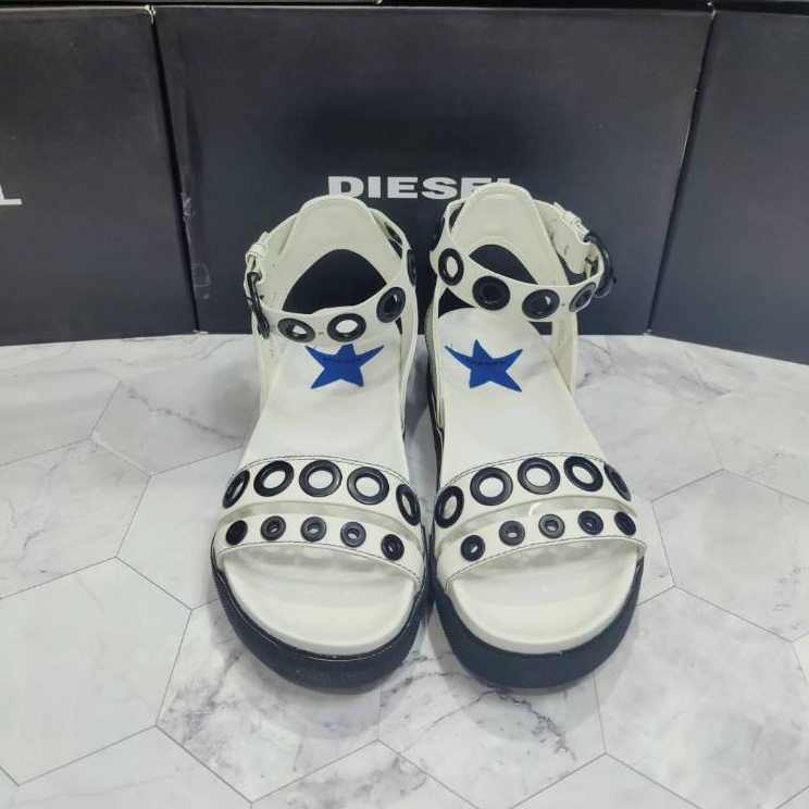 Diesel รองเท้าแตะรัดข้อเท้า Diesel รุ่น   Diesel Women's Sa-Grand LCE-Sandals Code:Y01894 P1259 (สิน