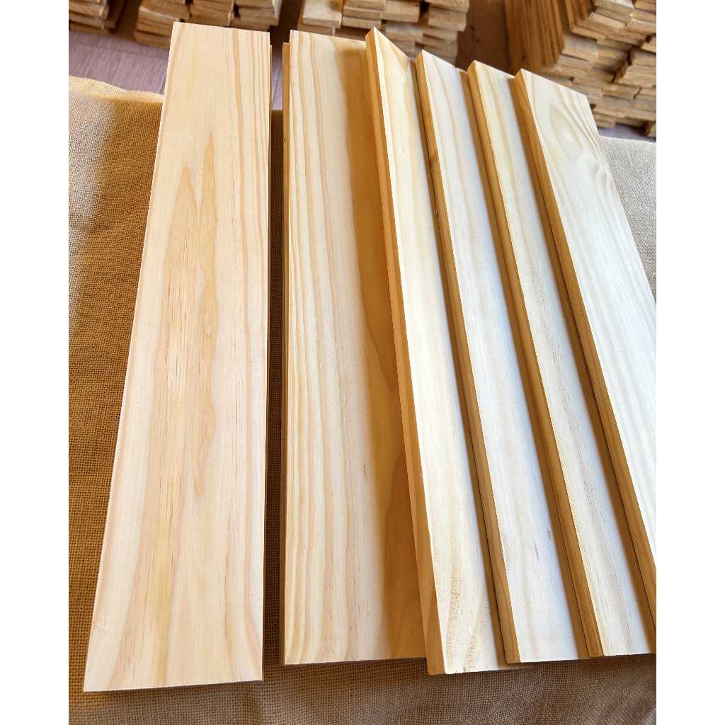 กว้าง10cm.หนา1.2cm.ยาว60cm.ไม้สนนอกราคาถูก ราคา/1แผ่น เป็นไม้สนใหม่มือ1รีดเรียบทั้ง4ด้านอบแห้งอบยากันแมลง พร้อมใช