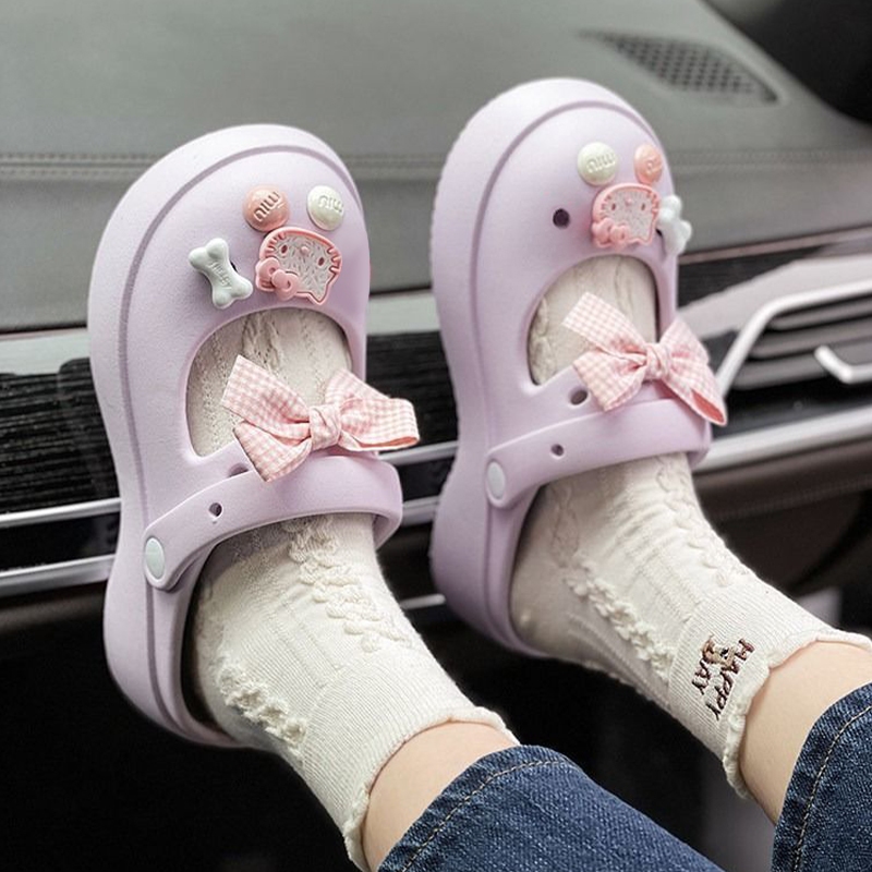 Luckkyshoesสินค้าพร้อมส่งรองเท้าหัวโตแฟชั่นทรงนักเรียนสุดน่ารักพื้นหนานุ่ม น้ำหนักเบา กันลื่นเน้นๆ มี 4 สี แถมตัวติดน้อง
