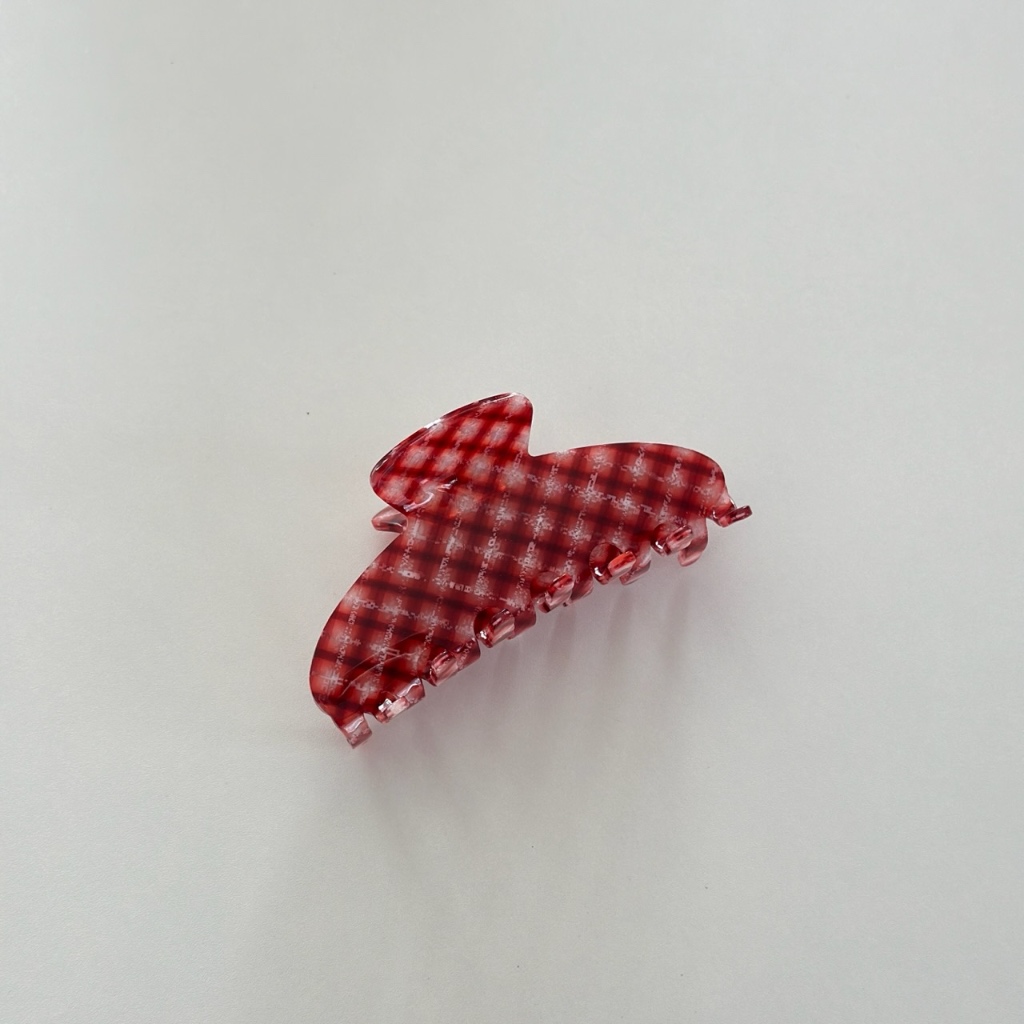 gimmeblessed.co — cranberry hair claw (size 9.7 cm/ เหมาะสำหรับผมปานกลาง—หนา*)