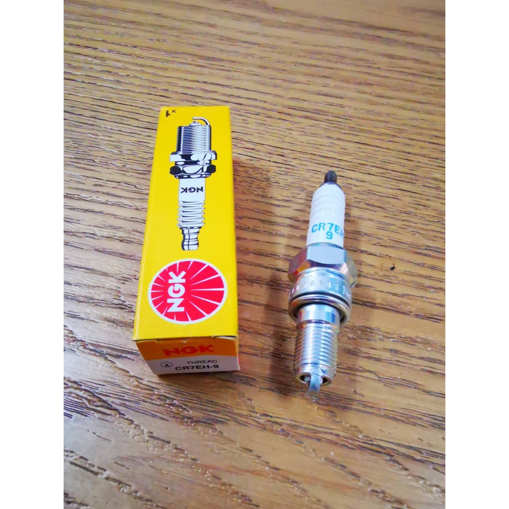 หัวเทียน NGK แท้ CR7EH9 รุ่น CLICK รุ่นแรก
