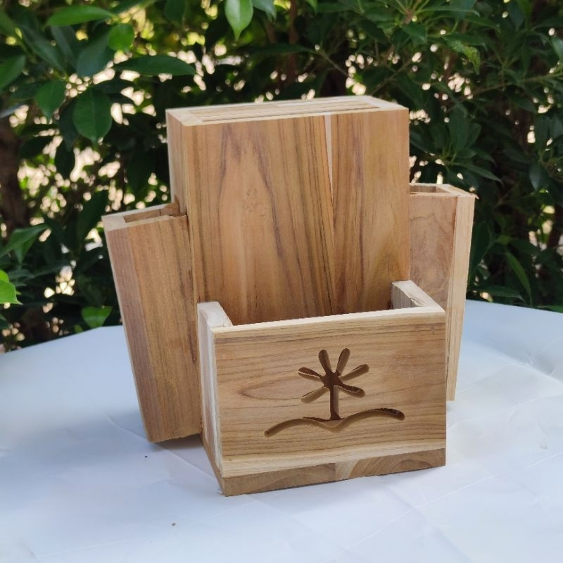 ชั้นเก็บของ ที่เสียบมีด ในห้องครัว