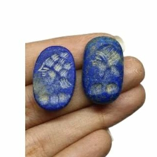 หินลาพิสลาซูลี่แท้ธรรมชาติ 2 ชิ้น โบราณ แกะสลักโรมัน Old Lapis Lazuli Intaglio Roman Engraved Signet Stamp Cabochon Bead