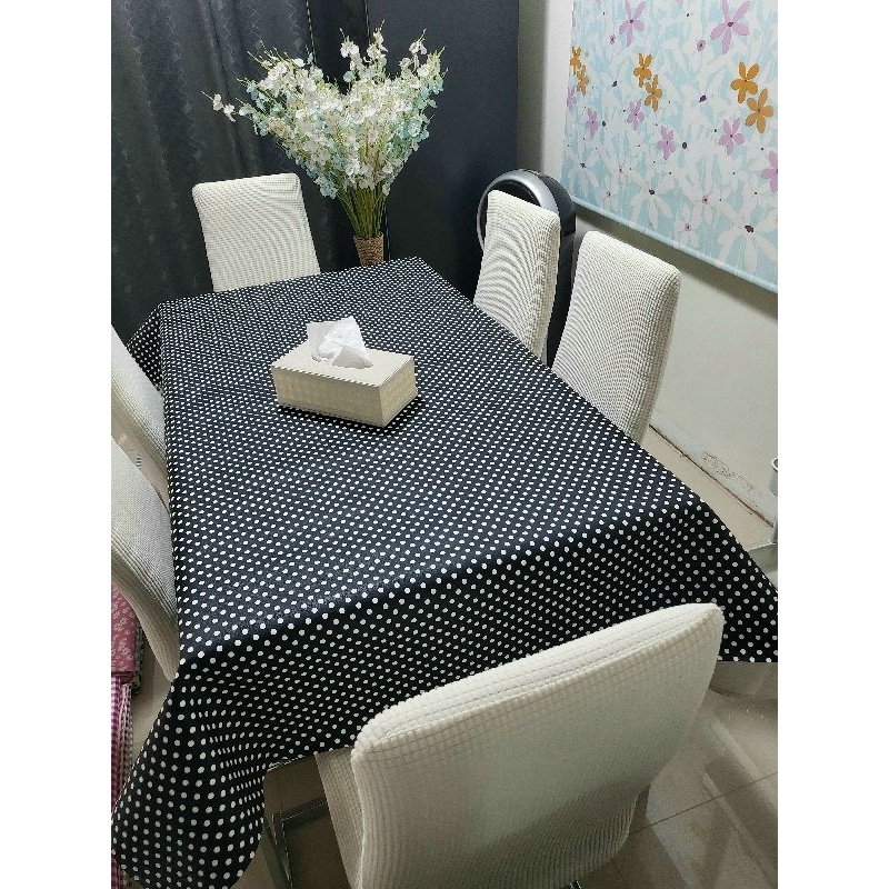 #ผ้าปูโต๊ะอาหาร pvc เกรด premium ลายจุดเล็กสีขาว พื้นสีดำ ขนาด 1.4m x 2m ผ้าสวยมาก กันน้ำ 100% กันร้อน ทำความสะอาดง่าย