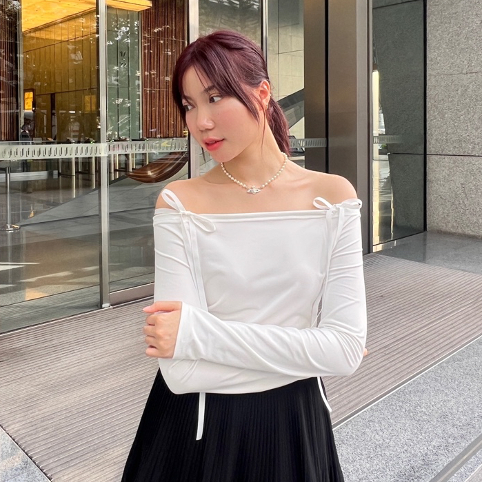 Pasley - Betty Top🍸✨ เสื้อปาดไหล่สีขาวแขนยาวประดับริบบิ้น