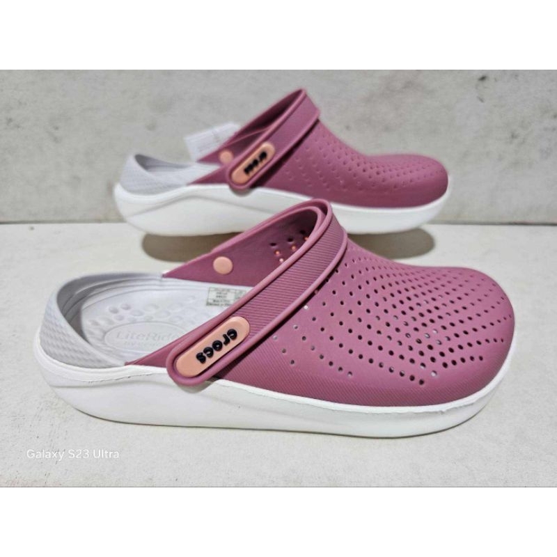 Crocs Lite Ride Clog รองเท้าแตะ แบบลำลอง มาใหม่สุดฮิต ใส่ได้ทุกเพศ มีส่วนลดราคา