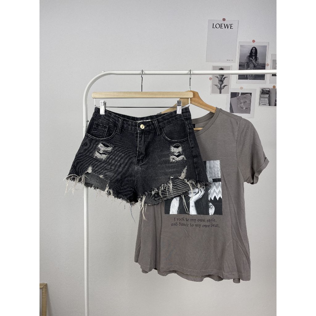 งานป้าย Niyom Jeans - กางเกงยีนส์ ขาสั้น แต่งกระเป๋าหลังขาด มือสอง