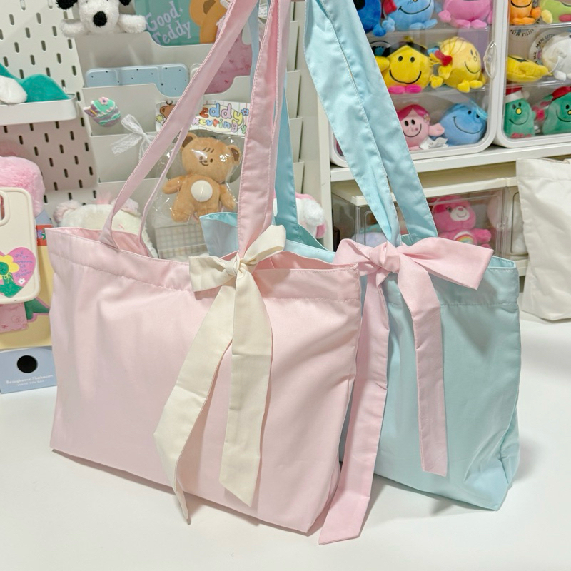 carryme - พร้อมส่ง tote bag/กระเป๋าผ้า คอตตอน ไม่มีป้าย สะพายข้าง ใส่หนังสือ มีช่อง มีกระดุมด้านใน〰️