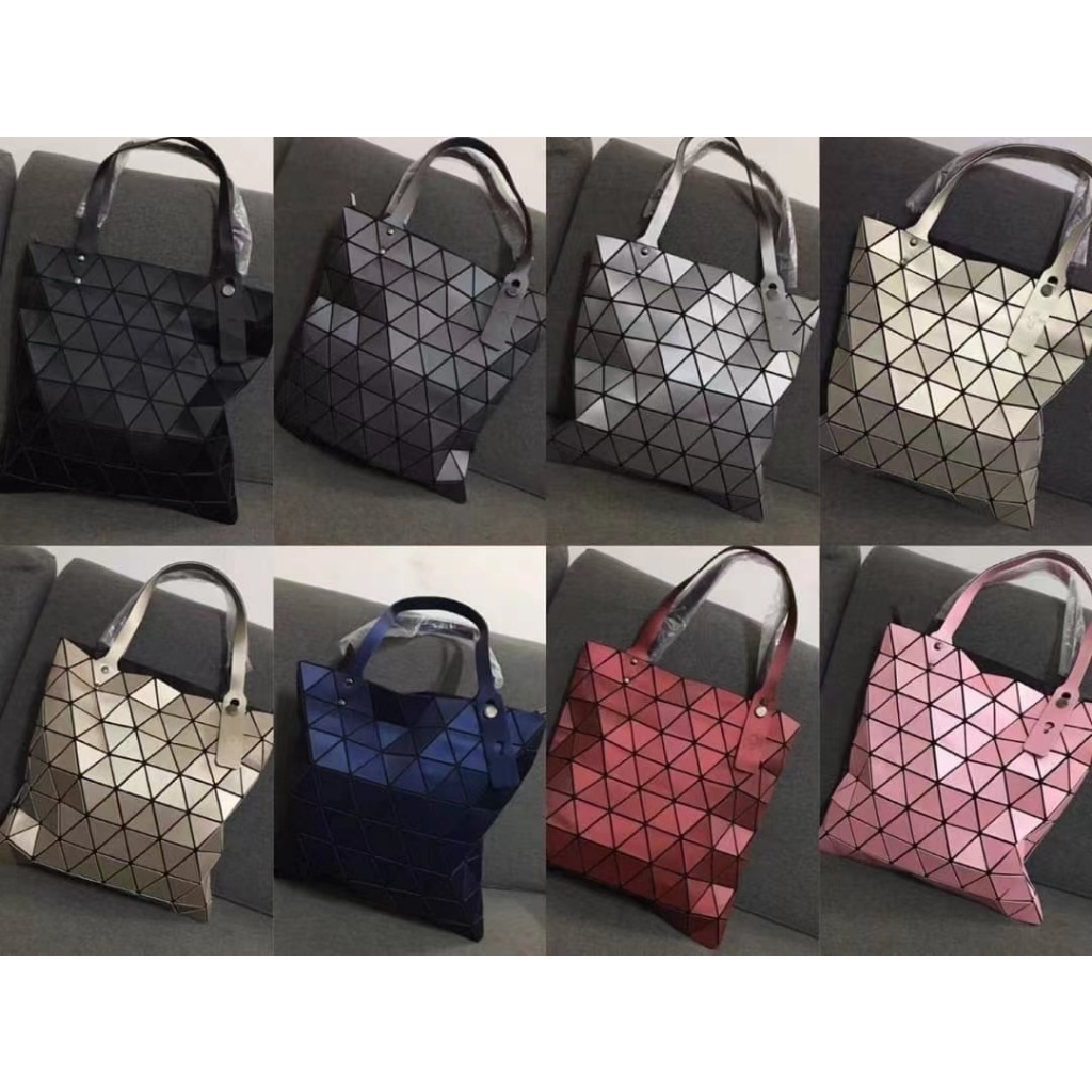 กระเป๋าหูหิ้ว คล้องไหล่ทรงสี่เหลี่ยมรุ่น6*6สีรุ้งสะท้อนแสงขนาด13นิ้วมีทั้งสีพื้นและสีรุ้ง