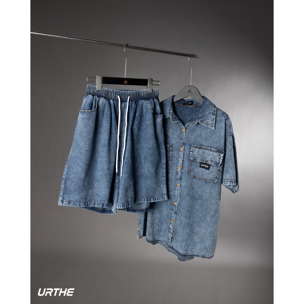 URTHE - ชุดยีนส์เซ็ต แขนสั้น สกรีนลาย OVERSIZE รุ่น JEAN SHORT SET