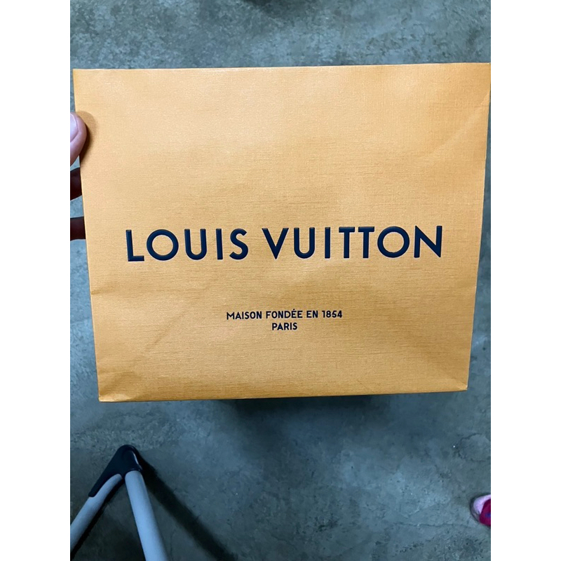 ถุงหลุยส์ กระเป๋าหลุยส์แท้100%พร้อมถุงกระดาษมือสอง Louis Vuitton แท้สภาพสวย