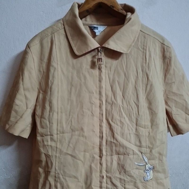 เสื้อแขนสั้น ซิปหน้าเป็นตัว M (019)