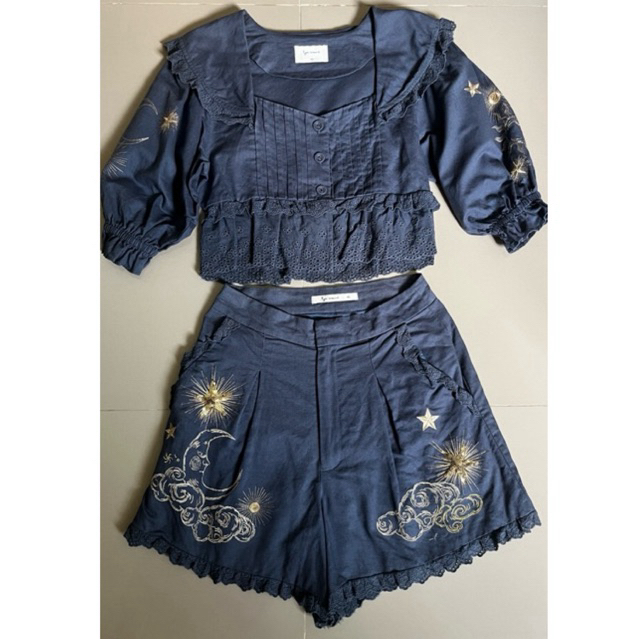 Lyn Around ชุดเซ็ต เสื้อและกางเกงขาสั้น size xs