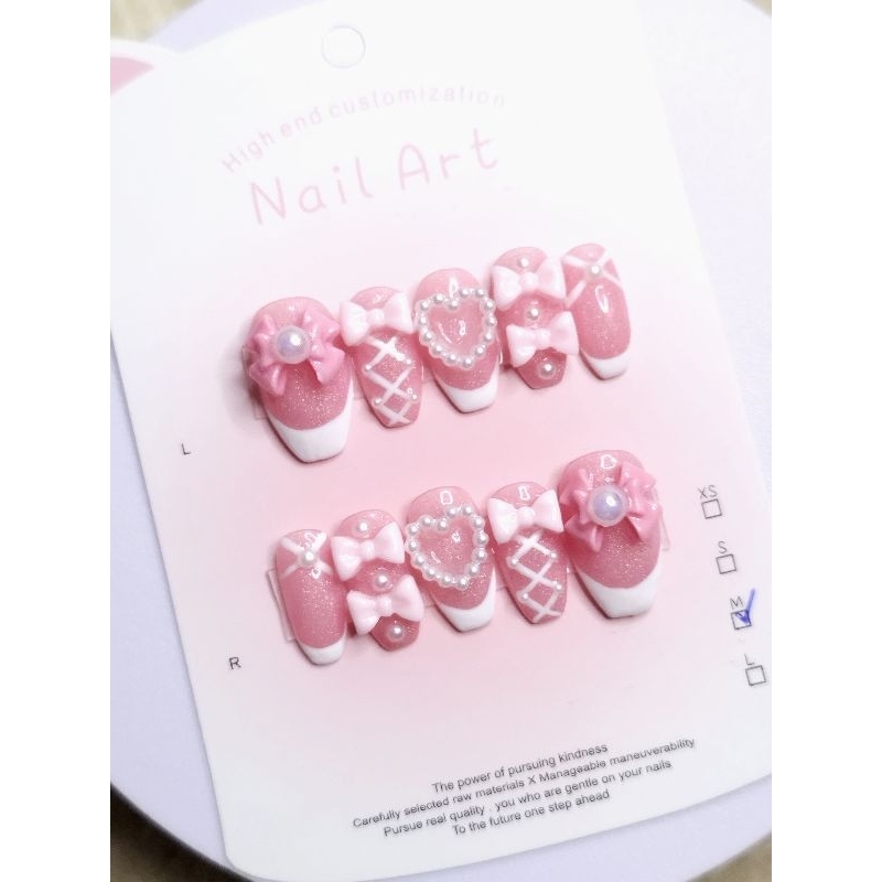 เล็บลาย ลูกคุณหนู สีชมพู (สั่งทำ รอ 4-5 วัน ร้านส่งไว มีอุปกรณ์ติดให้ค่ะ)