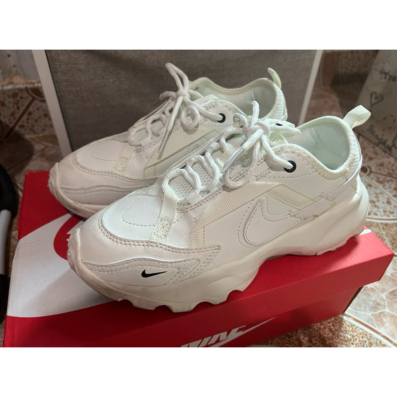 W NIKE TC 7900 Summit White