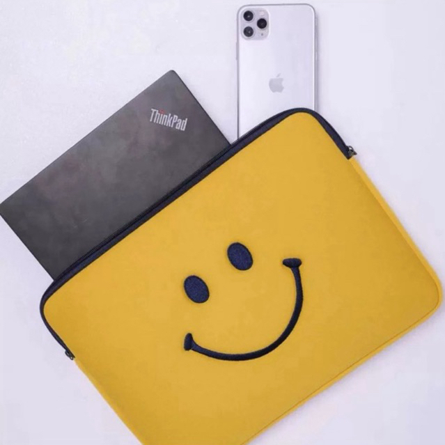 IT gadgets keeper and smiles ᵕ̈ กระเป๋าอุปกรณ์ไอทีหน้ายิ้มสุดคิ้วท์ ใส่โน๊ตบุ๊ค แมคบุ๊ค ไอแพค หรือ แท็บเลต ก็น่ารักไปหมด