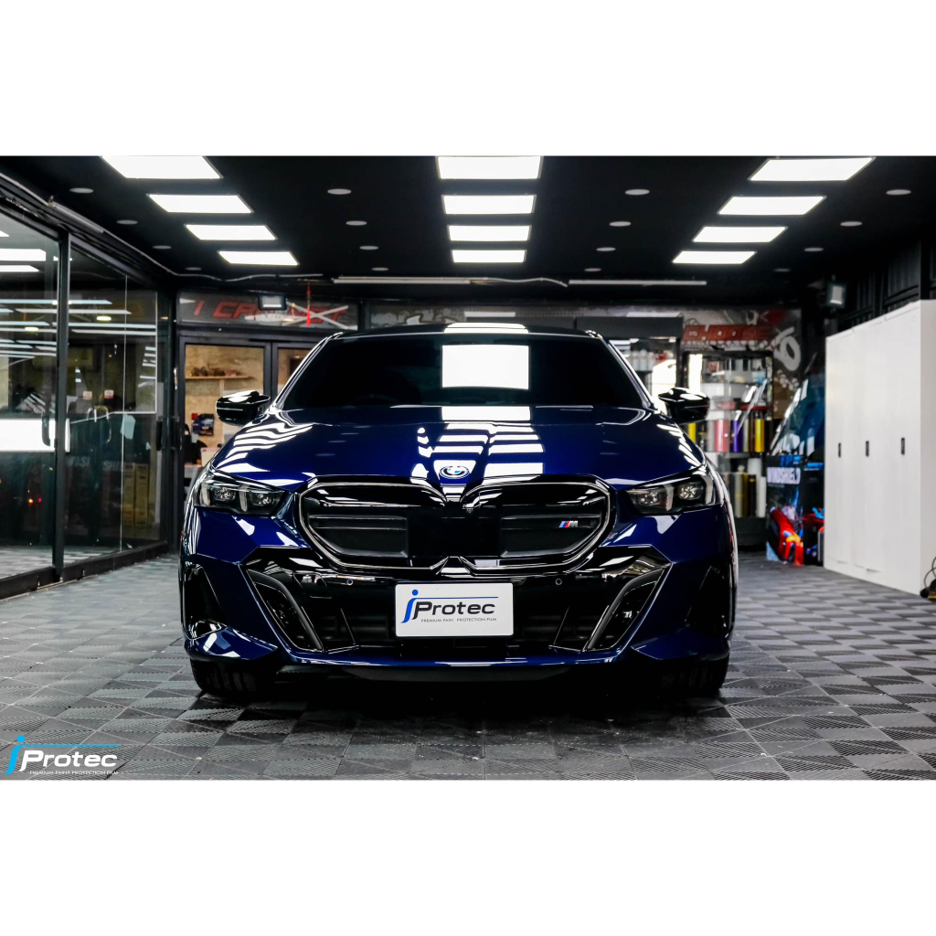 iProtec ฟิล์มใสกันรอยหน้าจอรถยนต์ BMW 5 Series (G60/G61) และ BMW i5 (G60/G61 Electric version) Model